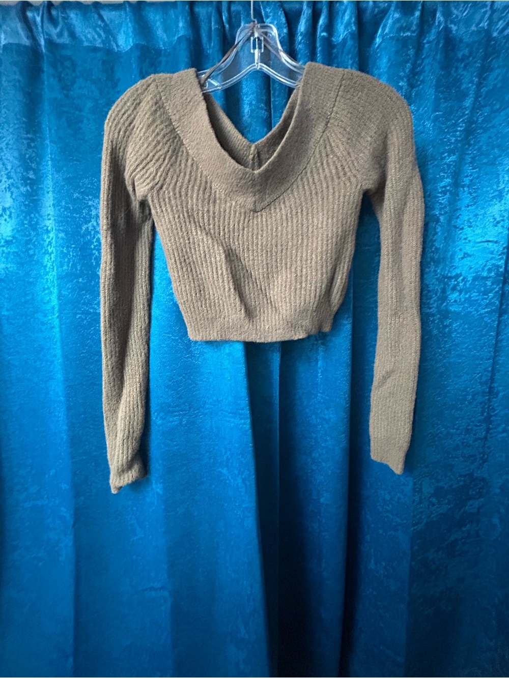 American Eagle Outfitters Olive Ribbed V-Neck Cropped Sweater